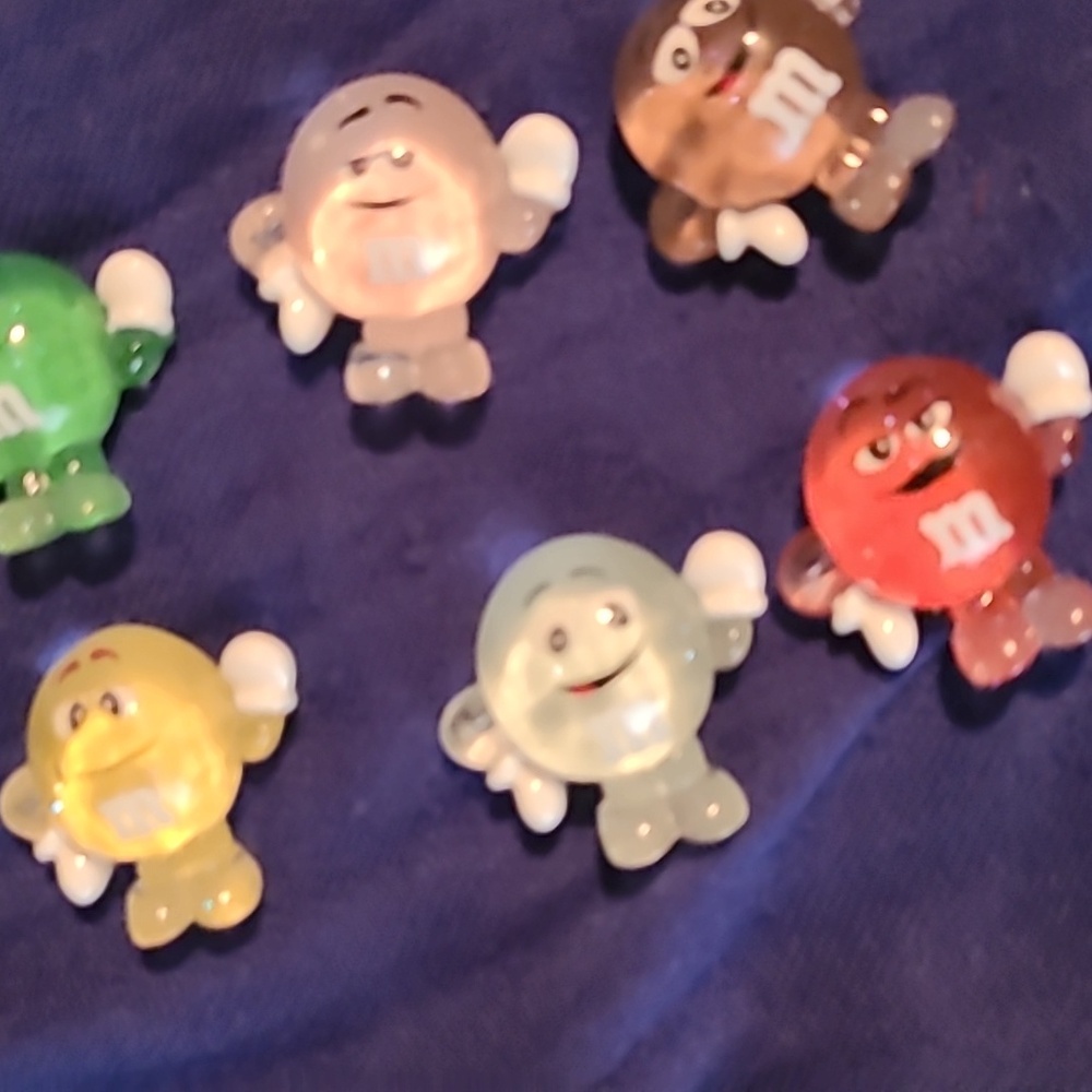 Luminous M&M - Picture 2 of 3